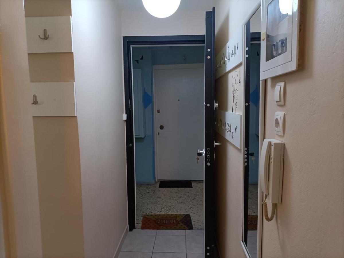 Appartamento Urban Minimalist Studio Apt. near Pagrati Park Atene Esterno foto