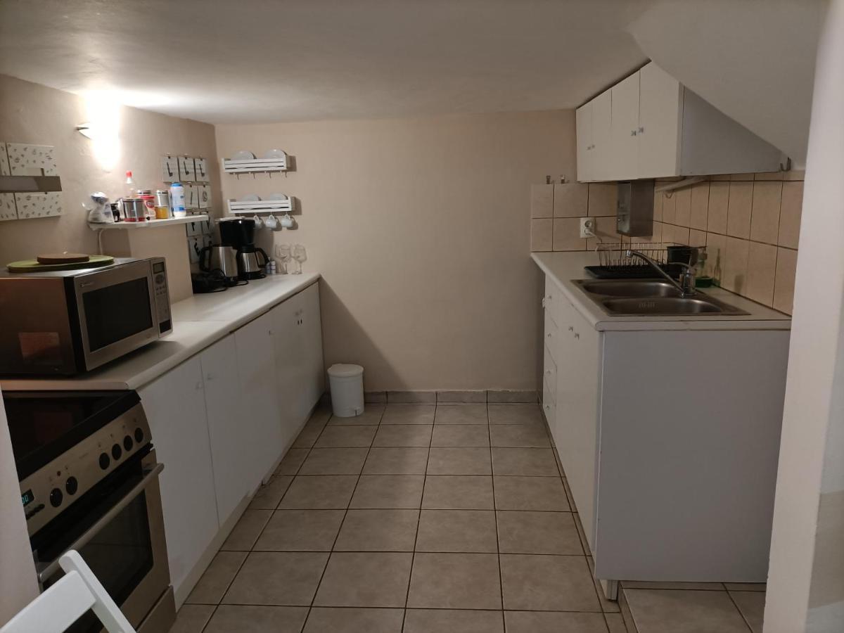 Appartamento Urban Minimalist Studio Apt. near Pagrati Park Atene Esterno foto