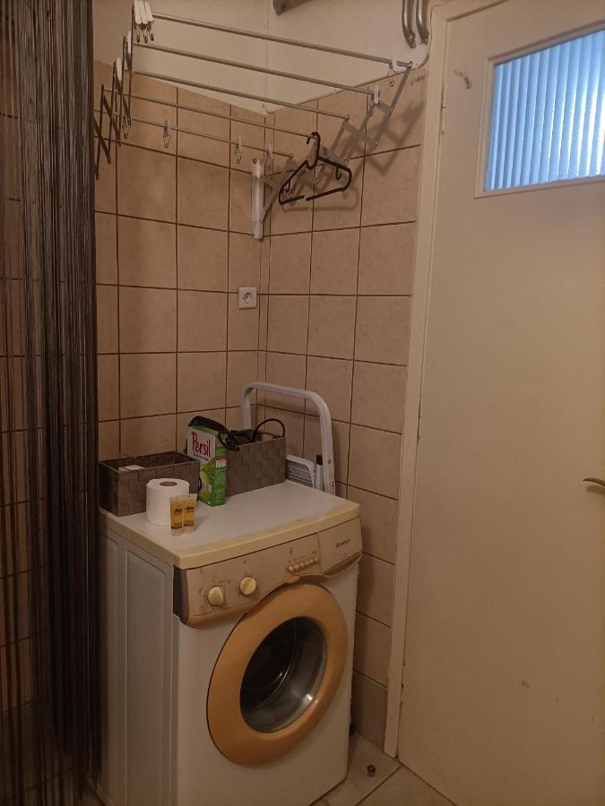 Appartamento Urban Minimalist Studio Apt. near Pagrati Park Atene Esterno foto