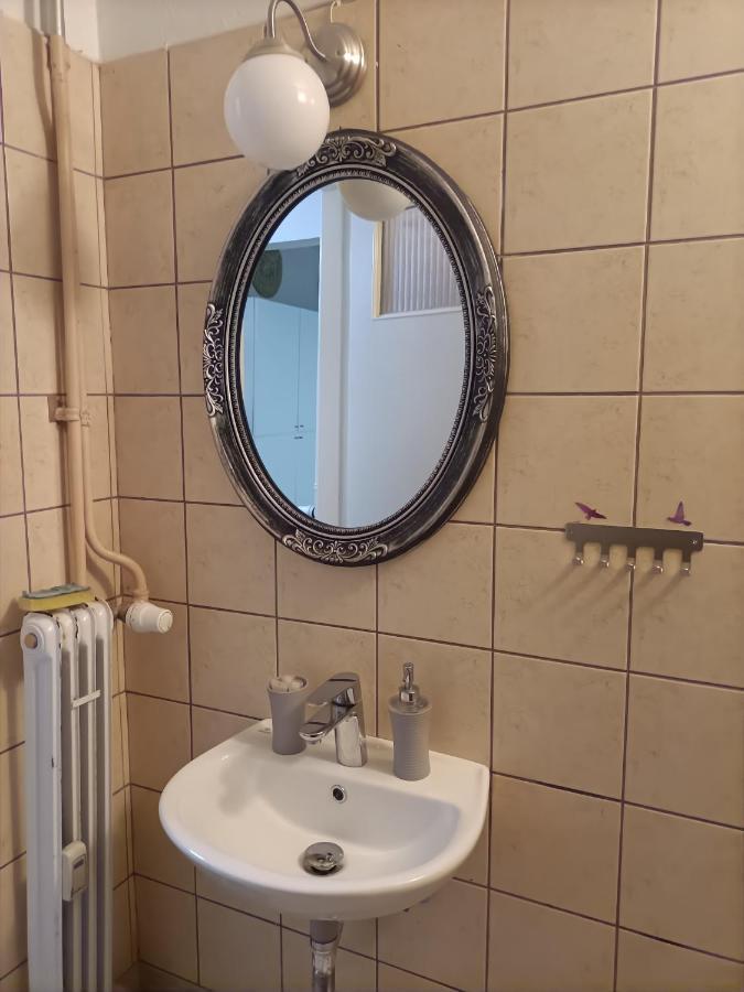Appartamento Urban Minimalist Studio Apt. near Pagrati Park Atene Esterno foto